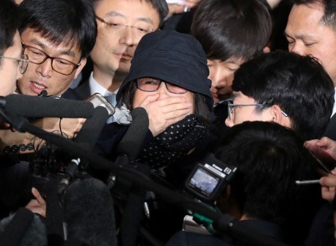 韓国検察､朴大統領親友の崔順実氏を拘束