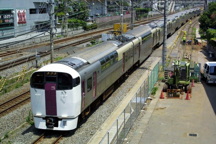 2階建て車10両編成で着席通勤を狙った215系