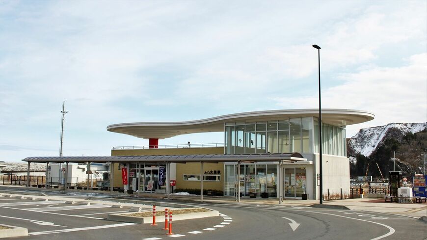 再建された三陸鉄道リアス線の大槌駅舎（筆者撮影）