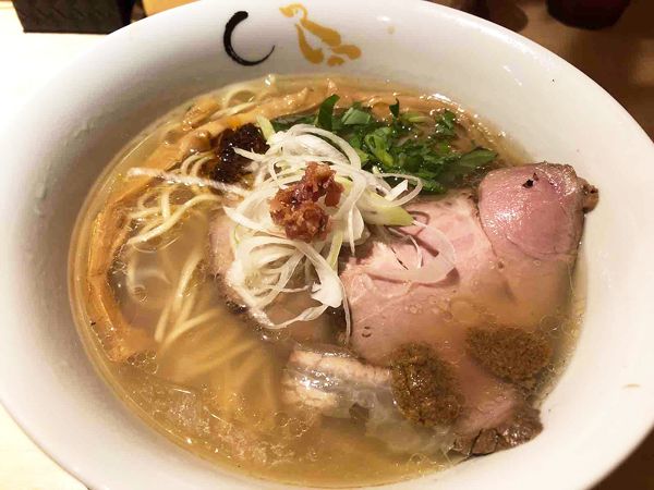 真鯛と蛤の塩そば（筆者撮影）