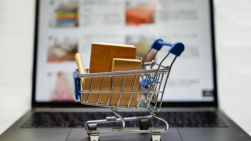 読者の購買意欲をそそる「アンカリング効果」とは（写真：Joel／PIXTA）