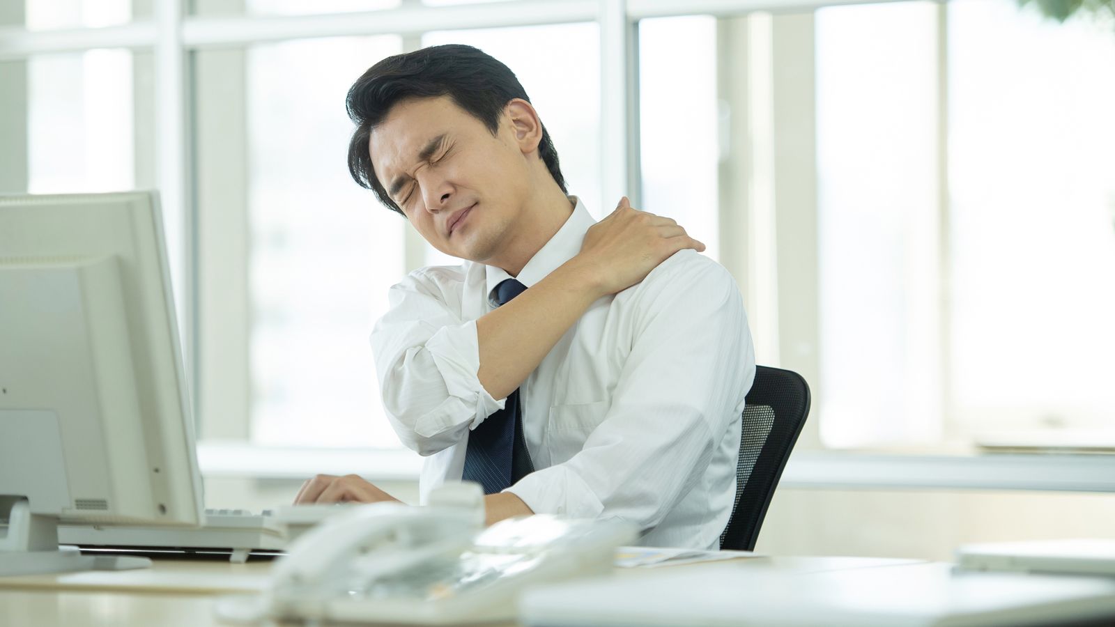 デスクワークで 体がつらい をラクにするコツ 健康 東洋経済オンライン 社会をよくする経済ニュース