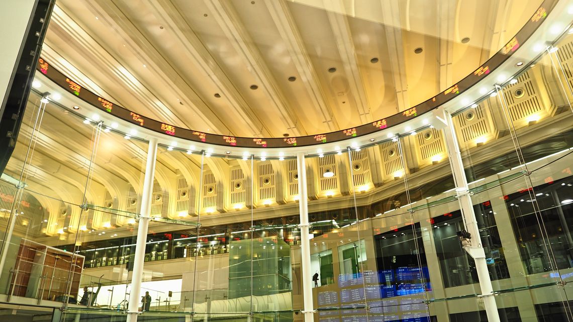 東証アローズの電光掲示板