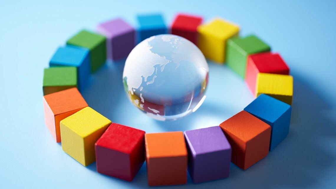 SDGsの目標達成に向け社会課題解決に取り組む企業を評価 （写真：manbo-photo／PIXTA）