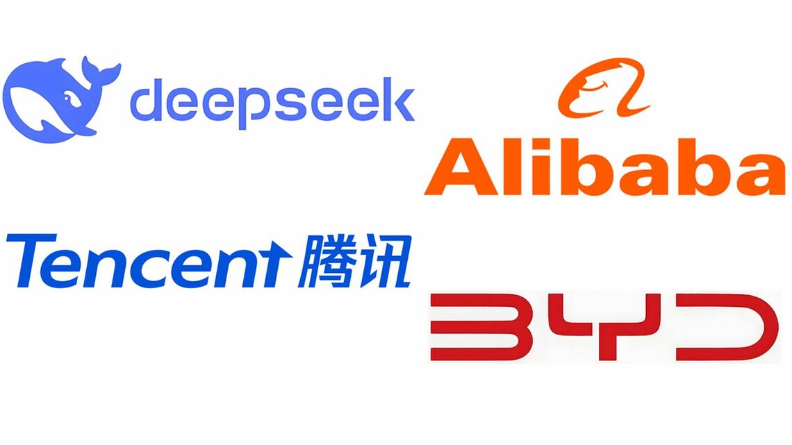中国発の新鋭生成AIサービス「DeepSeek」のロゴ（左上）、中国最大の電子商取引グループ「アリババ」のロゴ（右上）、中国最大のSNS運営企業で世界有数のゲーム企業でもある「テンセント」のロゴ（左下）、中国を代表するEV・バッテリーのトップメーカー「BYD」のロゴ（右下）（写真：著者提供）