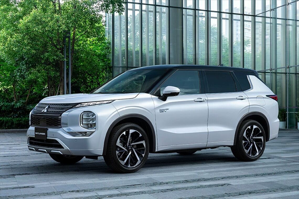 現行アウトランダーPHEV（写真：三菱自動車工業）