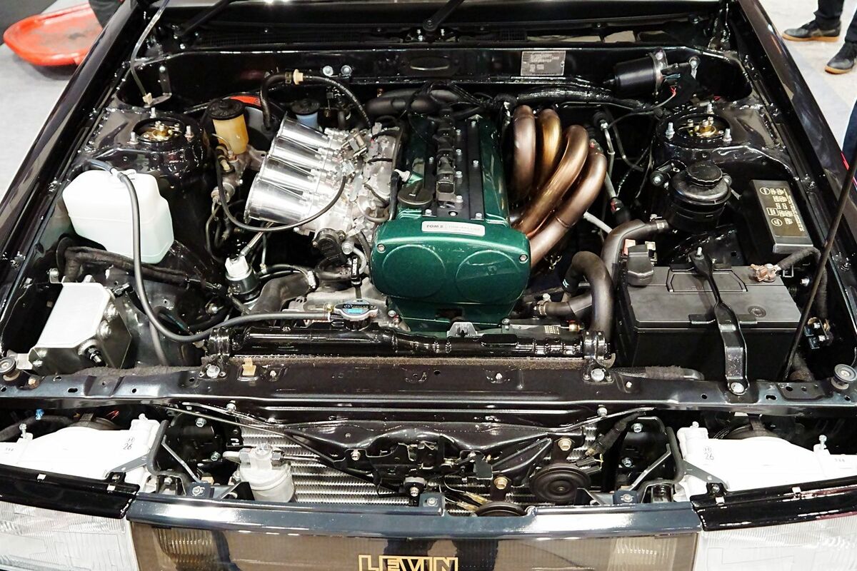 ｢新車価格の約10倍､1650万円のプライスは正常か｣…26歳のリーダーが思い描いたトムスAE86｢カローラ･レビン｣の理想 | ライフ | 東洋経済オンライン