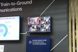 AIを活用したセキュリティシステムのデモの様子。床に置かれたスーツケースをAIが検出してアラートを出す（撮影：橋爪智之）