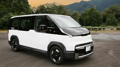 ハイエース供給不足の救世主になるか…キアEVミニバン｢PVパッセンジャー｣にキャンピングカーメーカーが注目する訳