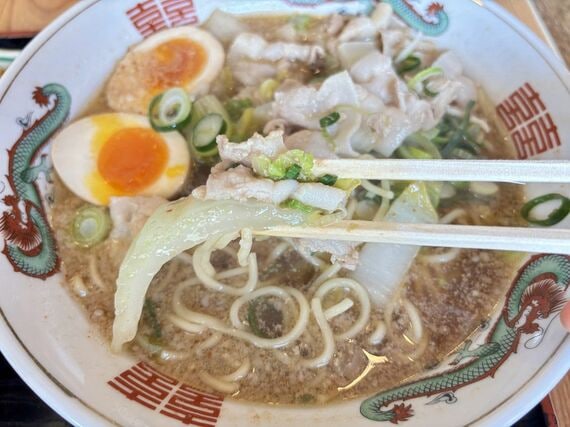 あじへいラーメンの具