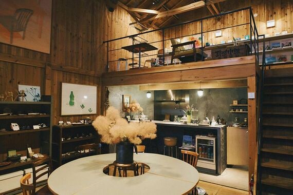 柳瀨さん夫妻が営む喫茶店「PEOPLE」