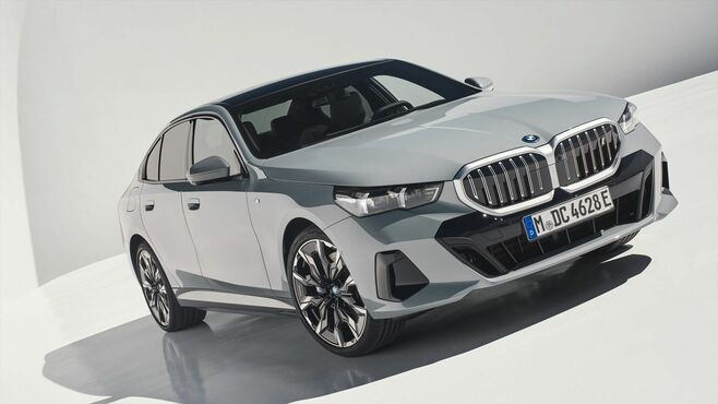 BMW｢新型5シリーズ｣が7より3に似ているワケ