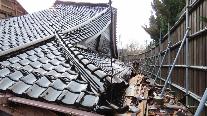 倒壊した圓龍寺（珠洲市）の庫裡（くり）（以下、被災地の写真はいずれも1月20～22日、筆者撮影）