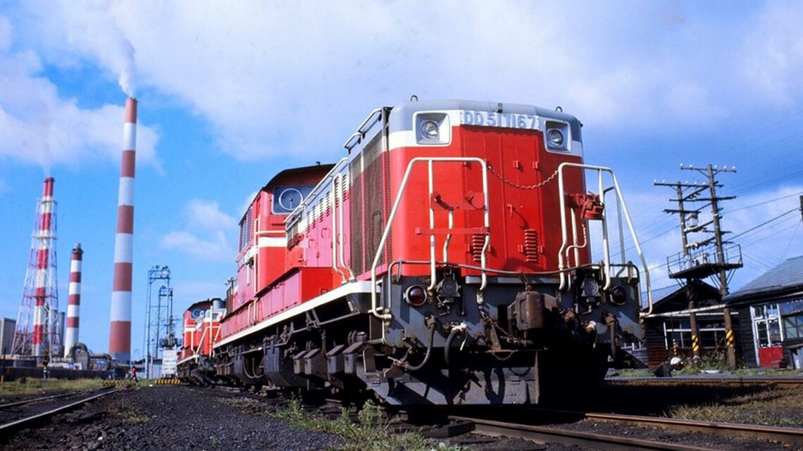 国鉄・苫小牧機関区のDD51形ディーゼル機関車＝1976年（筆者撮影）