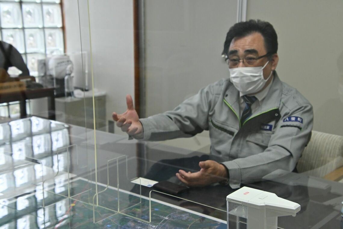 八雲町の岩村克詔町長（筆者撮影）