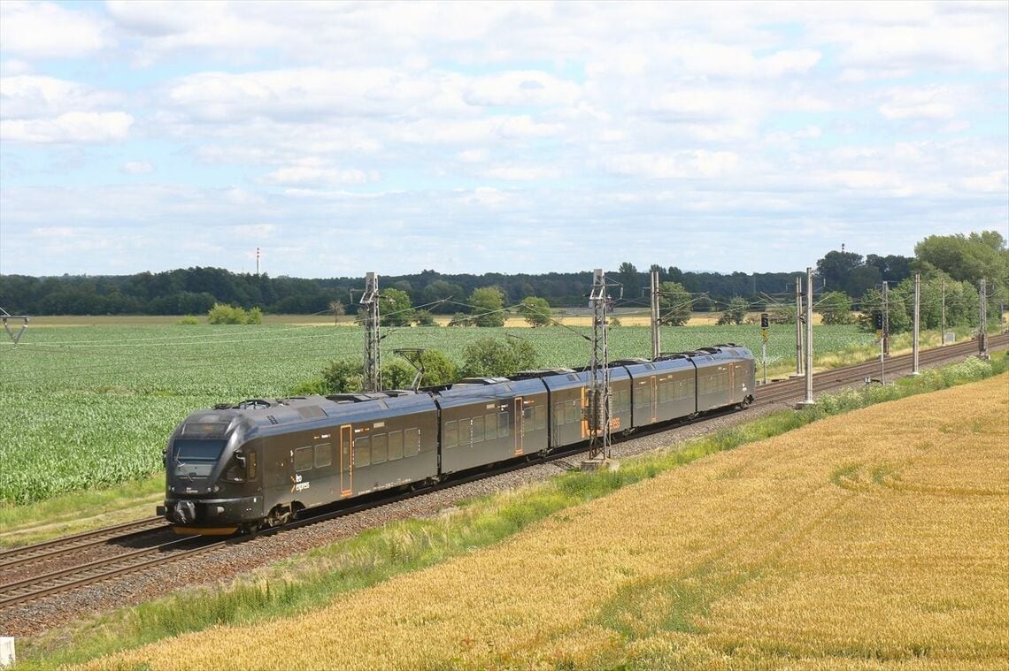 レオ・エクスプレスが運行するシュタドラー（スイス）製の電車。チェコのほかスロヴァキアとポーランドにも乗り入れる（筆者撮影）