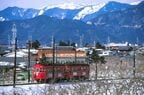 雪の谷汲線を走るモ510形とモ520形