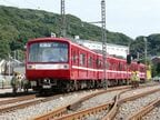 復活塗装車両以外は窓の下に白いライン