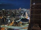 大阪梅田の高層ビル（筆者撮影）
