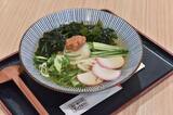 季節限定のうどんメニューも取りそろえる。暑い時期には冷たいうどんも提供している（撮影：大澤誠）