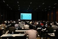 IoTで進化する<br />オムニチャネル･リテイリングの<br />最新トレンド