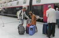 新幹線｢最後部座席後ろの空間｣は誰のものか 訪日客は荷物の置き場所に悩んでいる