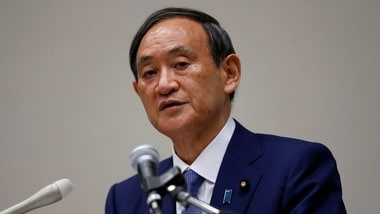 Japan's Suga Signals Readiness to Prod BOJ to Ease More