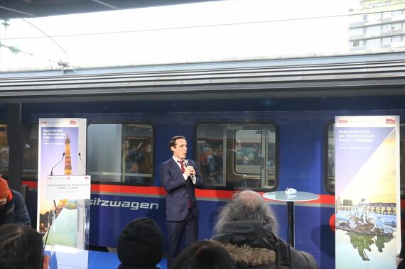 ナイトジェット パリ フランス 運輸大臣