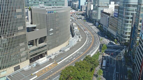 銀座を走る無料の高速道路として知られてきたKK線が2025年4月5日に廃止される（ONISHI / PIXTA）