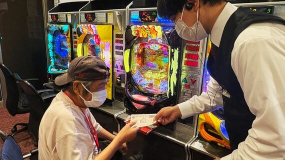 疑似通貨を受け取る利用者