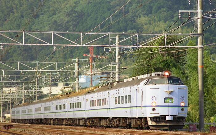 約5年で姿を消した581系「シュプール＆リゾート色」