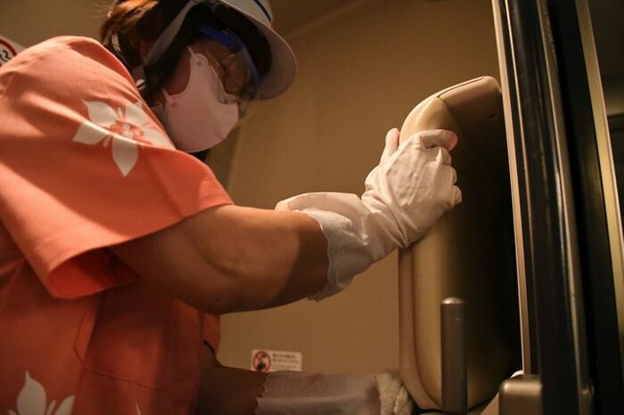 車両基地での消毒風景