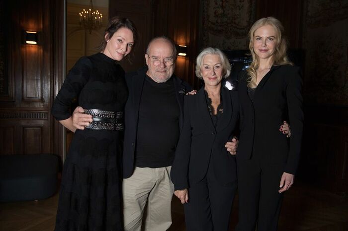 （左から）記者会見に出席したユマ・サーマン、ピーター・リンドバーグ、デイム・ヘレン・ミレン、ニコール・キッドマン。