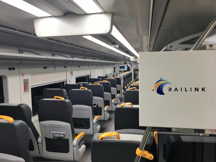 ジャカルタ空港鉄道の車内