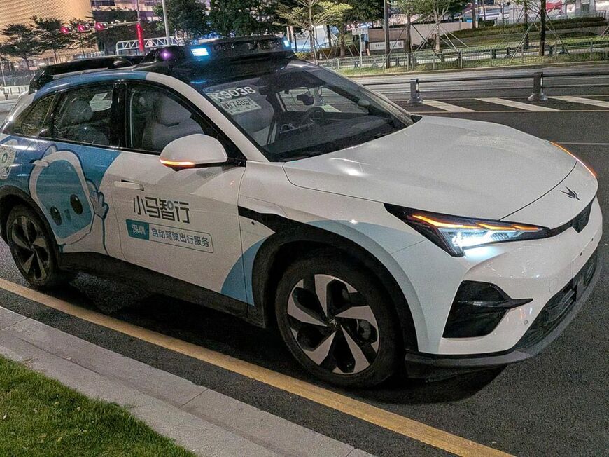 深圳市内を走るPony.aiの無人タクシー