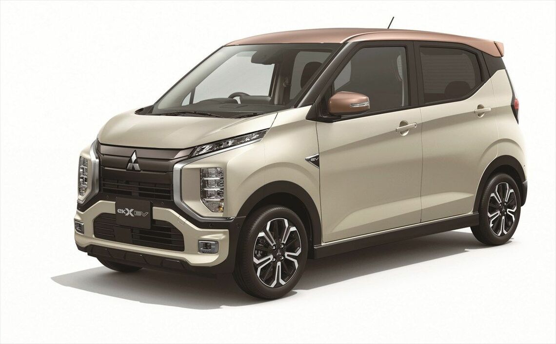 「eKクロス EV」は「サクラ」とメカニズムを共有する実質的な姉妹車（写真：三菱自動車）