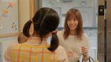 乃木坂46でグループ最多の7回もセンターを務め、現在は女優業に専念する西野七瀬が働くママを演じている（写真：Amazonプライム・ビデオ）