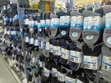 「シン呼吸する靴下」「XYLIEFFECT」など、ほかにも面白そうな靴下がたくさんあった（著者撮影）