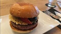 ウマミバーガー｢日本で5年内に10店｣の勝算 北青山の日本1号店はフル回転の人気が続く