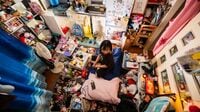 ｢推し活に30万円出費｣する月も…キャラグッズだらけの部屋で暮らすコンカフェ勤務女性が"推し"を増やし続ける理由