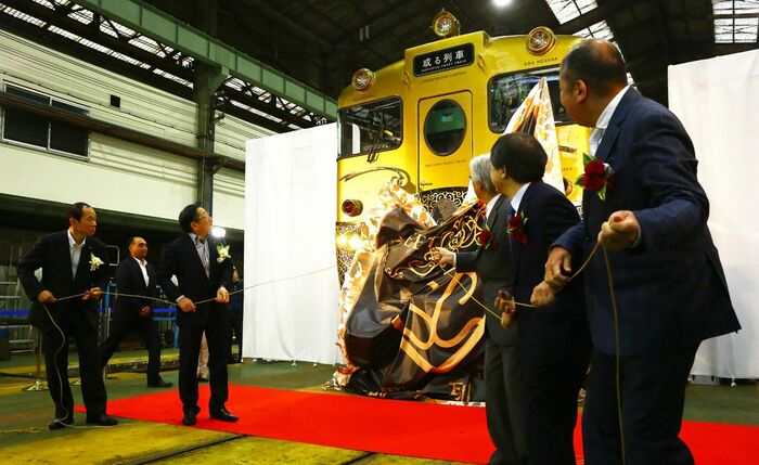 「或る列車」の外観が公開された瞬間