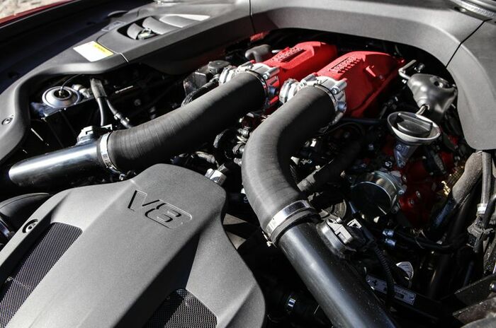 フェラーリ GTC4 ルッソT｜Ferrari GTC4Lusso T