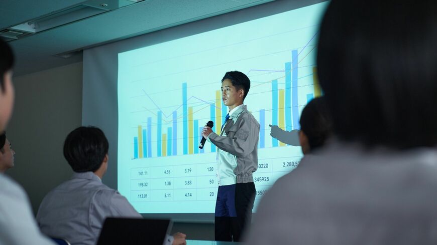 伝わる資料を作るコツである「グラフの見せ方」を伝授します（写真：shige hattori／PIXTA）