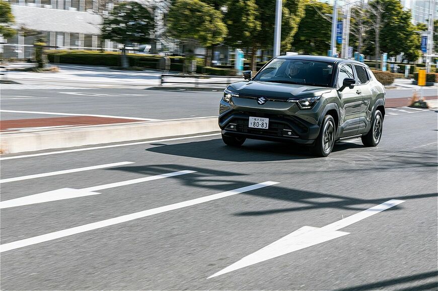スズキの新型BEV「eビターラ」（写真：三木 宏章）