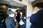 予期せぬ先行列車の遅延によりスタッフはツア