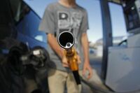 原油先物が12年ぶり安値からようやく回復 欧米株高が追い風に