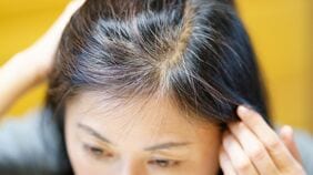 ｢天海祐希の白髪は"進化"で､私は"老化"…｣ 一般人が抱えるモヤモヤの正体　見た目の科学が導く《残酷な評価の覆し方》