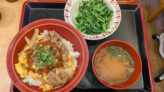 麻辣牛肉嫩玉子丼中碗