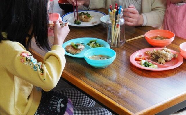 給食中止 食うに困る子 143万人の切実な事情 コロナショックの大波紋 東洋経済オンライン 社会をよくする経済ニュース