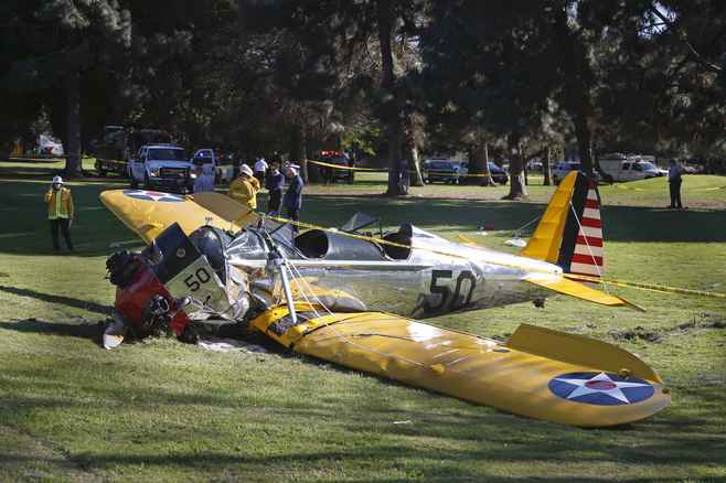 ハリソン･フォード､自ら操縦する飛行機墜落